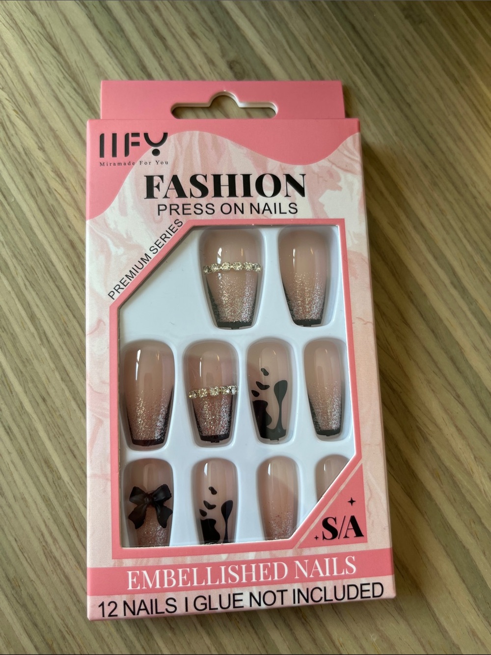 Fashion Embellished Press-On Nails - Nude with Black & Gold Accents